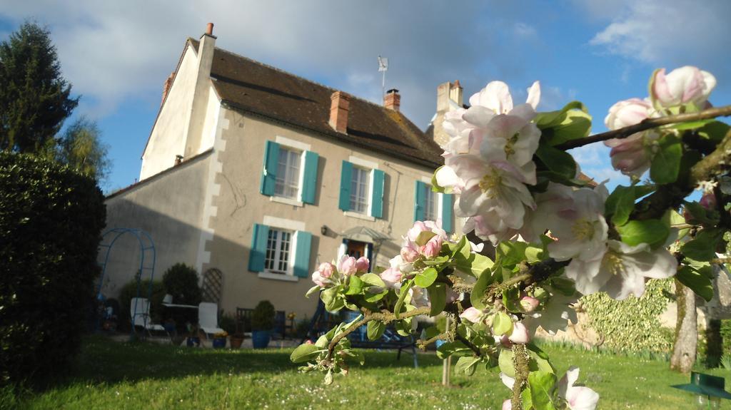 فندق Arquianفي  La Maison Bleue المظهر الخارجي الصورة