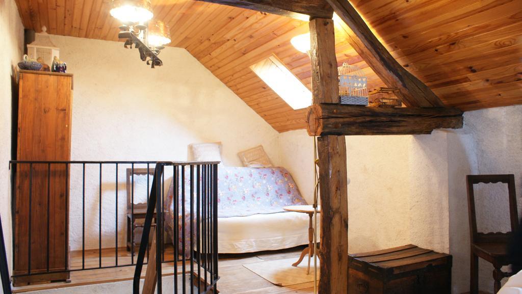 فندق Arquianفي  La Maison Bleue المظهر الخارجي الصورة